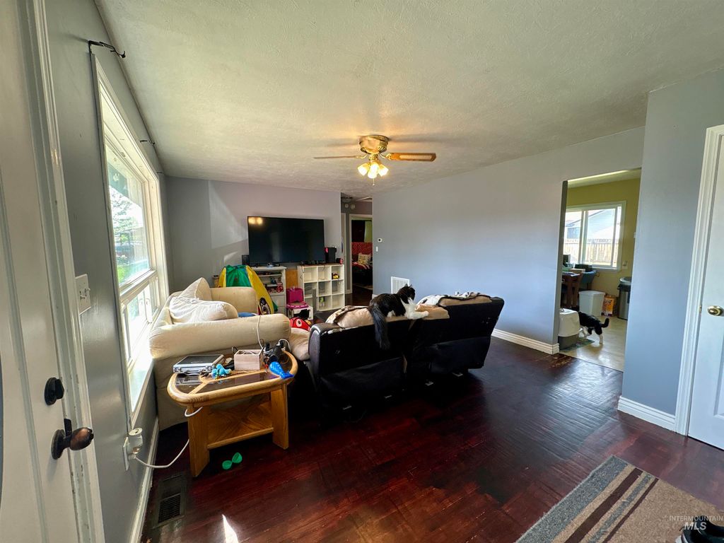 Photo of 920 E 12th N, Mountain Home, ID 83647 (MLS # 98981656)