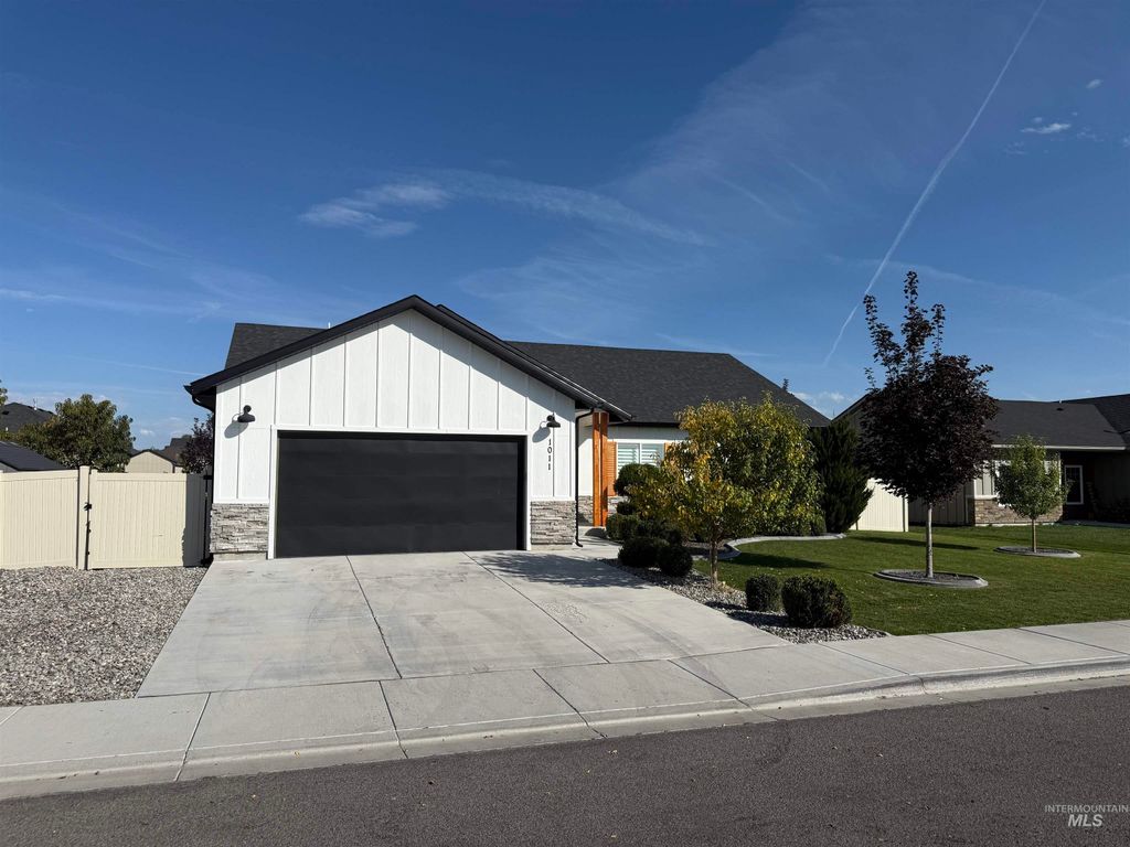 Photo of 1011 Thunder Mountain St, Kimberly, ID 83341 (MLS # 98980218)