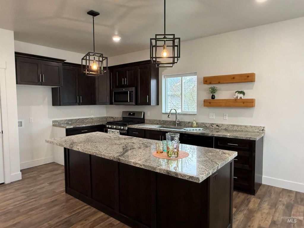 Photo of 1011 Thunder Mountain St, Kimberly, ID 83341 (MLS # 98980218)