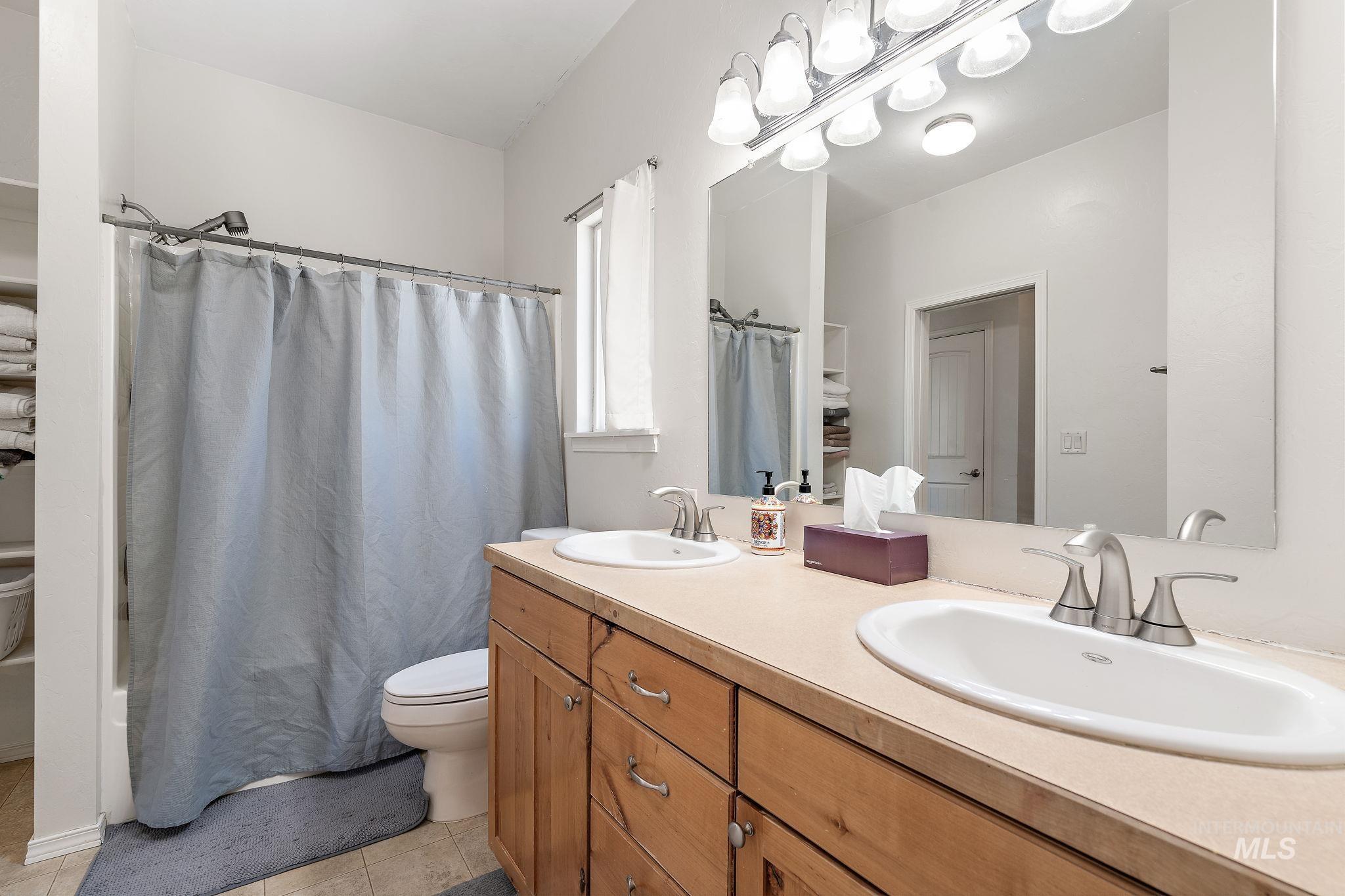 Full Jack and Jill Bathroom #1.