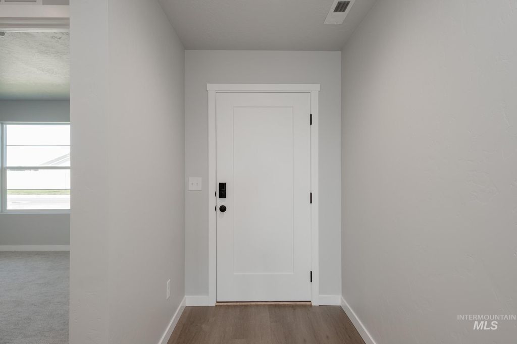 Photo of 728 Strike Eagle St, Mountain Home, ID 83647 (MLS # 98963990)