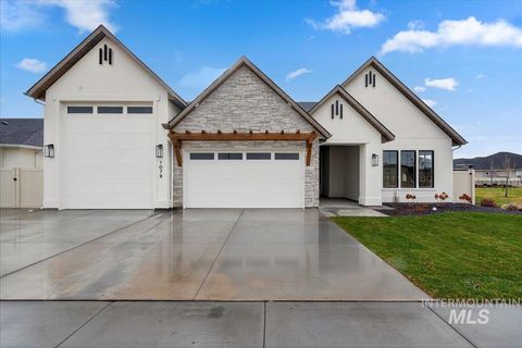 Photo of 1079 W Bird Wing Dr, Meridian, ID 83646 (MLS # 98967627)