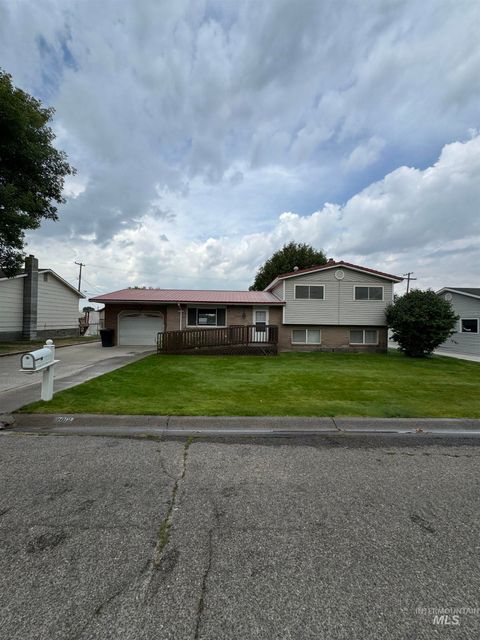 Photo of 2912 Almo, Burley, ID 83318 (MLS # 98959385)