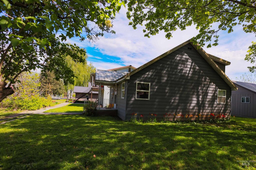 Photo of 515 8th St, Kamiah, ID 83536 (MLS # 98983890)