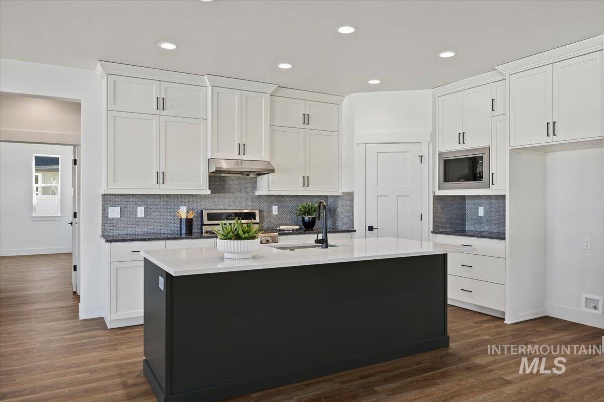 336 Maxine Lane West