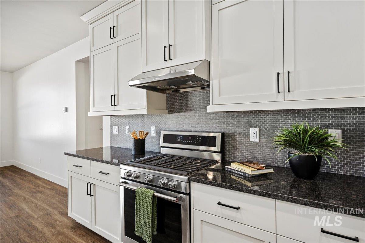 336 Maxine Lane West