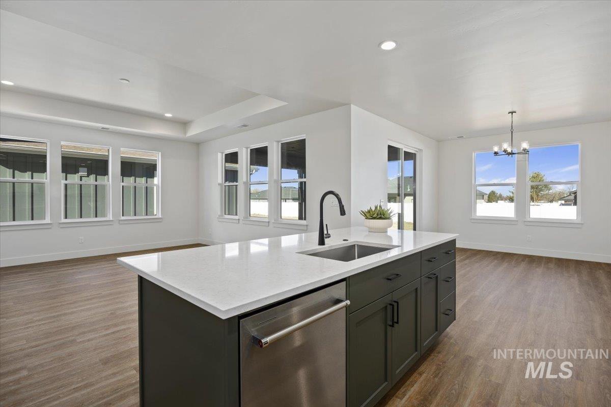 336 Maxine Lane West