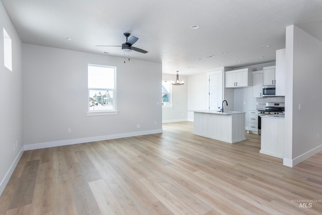 Photo of 980 E Odyssey St, Kuna, ID 83634 (MLS # 98973533)