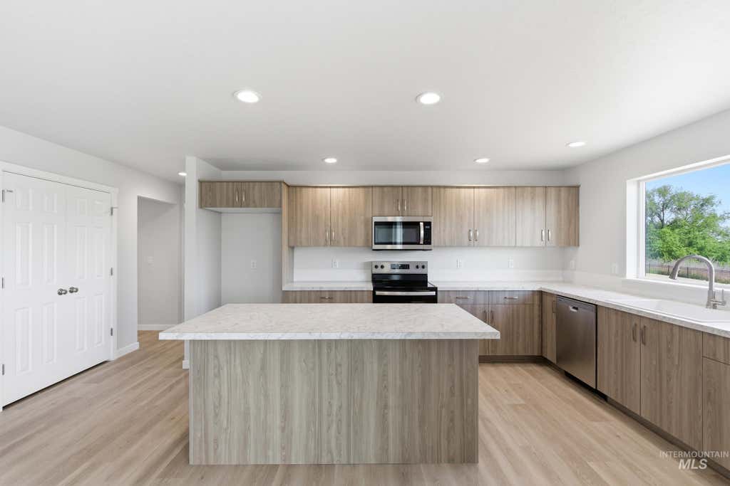 Photo of 3642 E Jamestown Dr, Nampa, ID 83686 (MLS # 98989392)