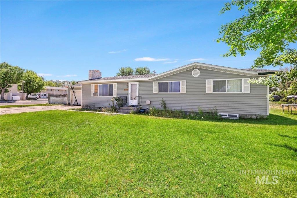 Photo of 401 18th Street, Rupert, ID 83350 (MLS # 98973587)