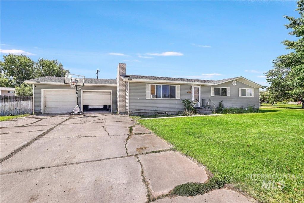 Photo of 401 18th Street, Rupert, ID 83350 (MLS # 98973587)