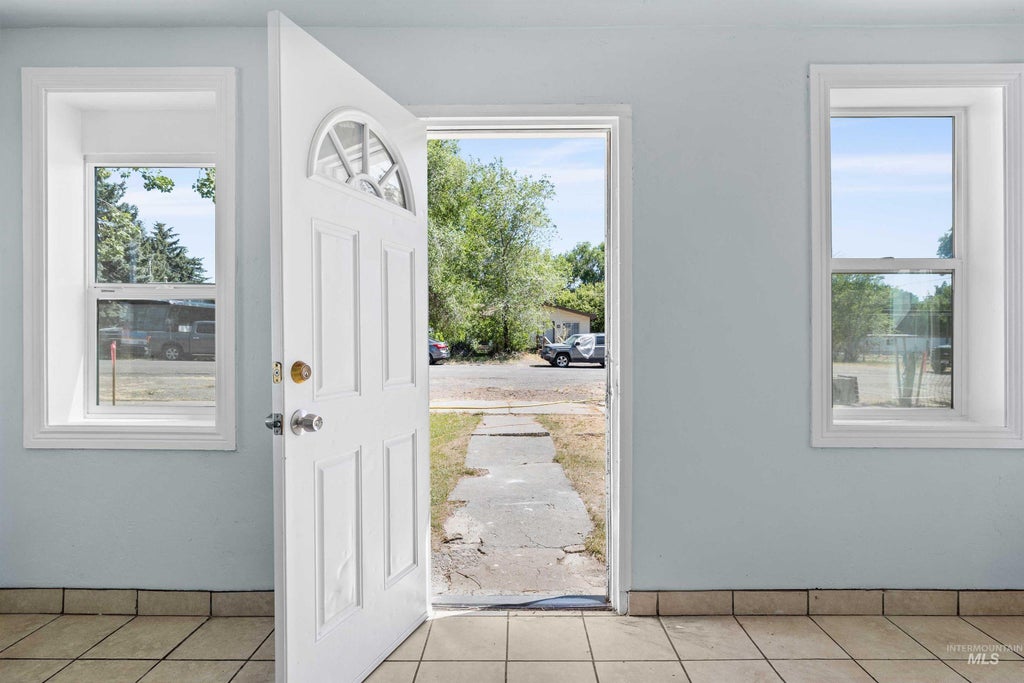 Photo of 610 W Ave B, Jerome, ID 83338 (MLS # 98990518)