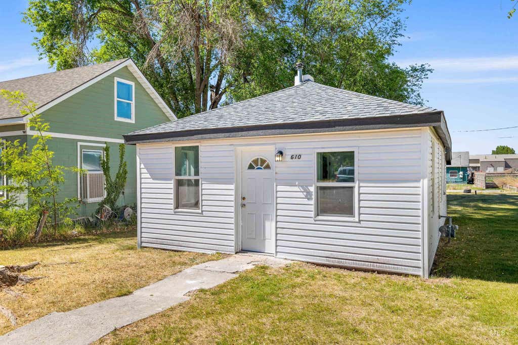 Photo of 610 W Ave B, Jerome, ID 83338 (MLS # 98990518)
