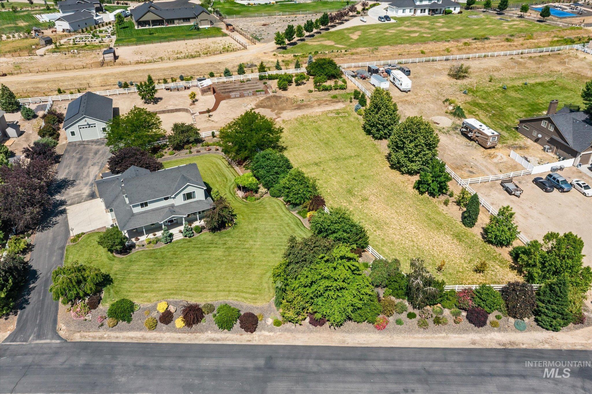 Your Country Haven awaits on this Hobby Farm! 5 bedroom 3.5 bath home – image 8