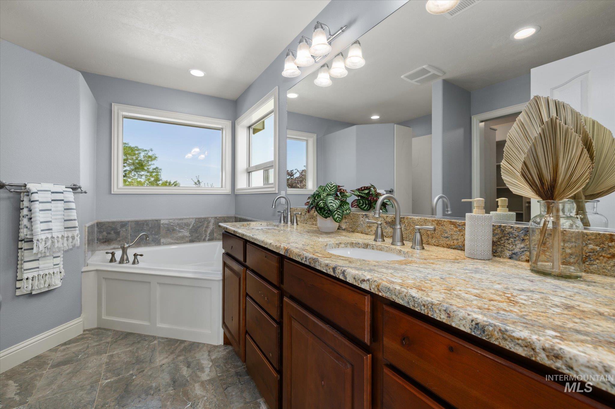 Your Country Haven awaits on this Hobby Farm! 5 bedroom 3.5 bath home – image 41