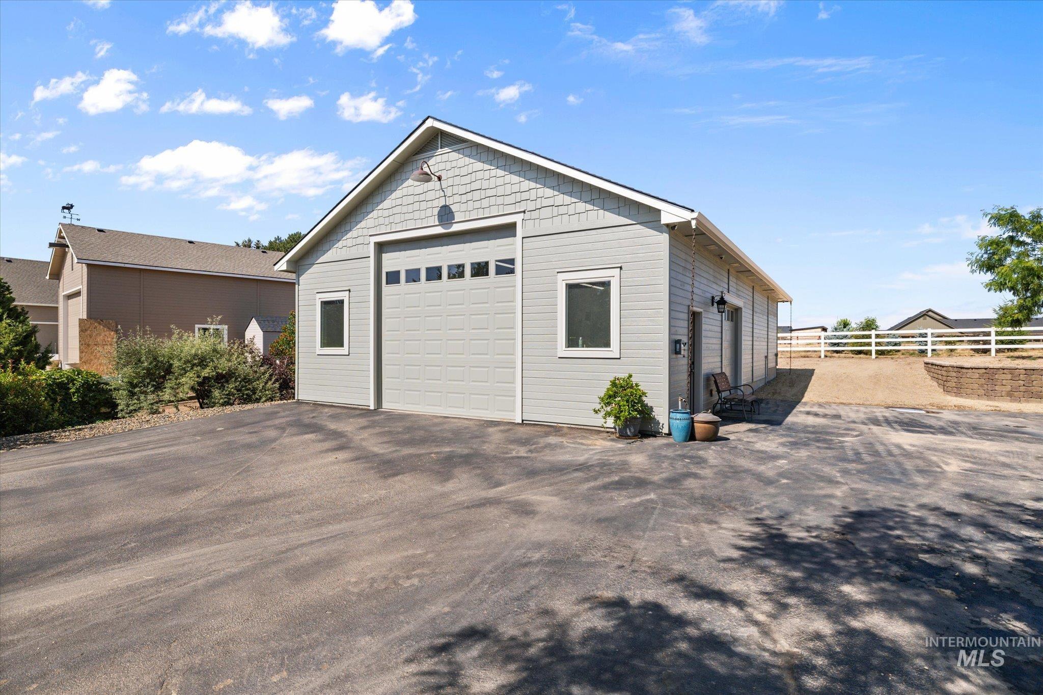 Your Country Haven awaits on this Hobby Farm! 5 bedroom 3.5 bath home – image 13