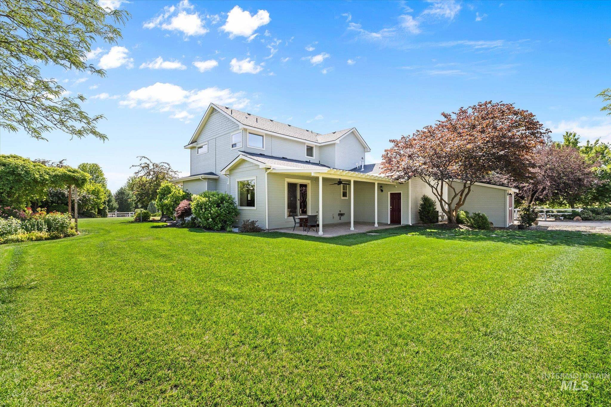 Your Country Haven awaits on this Hobby Farm! 5 bedroom 3.5 bath home – image 20