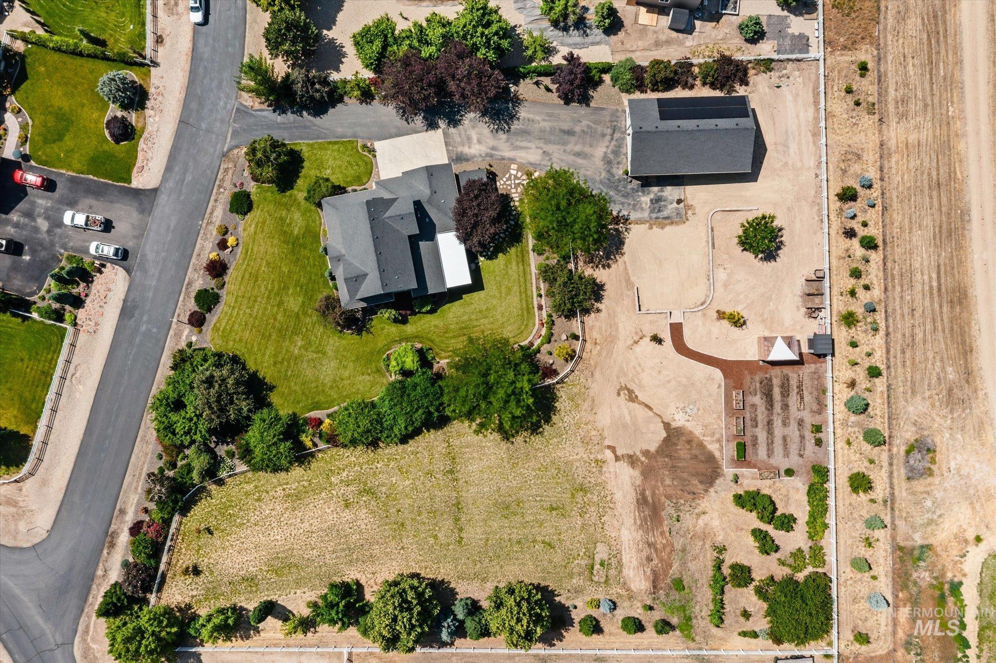 Your Country Haven awaits on this Hobby Farm! 5 bedroom 3.5 bath home – image 3