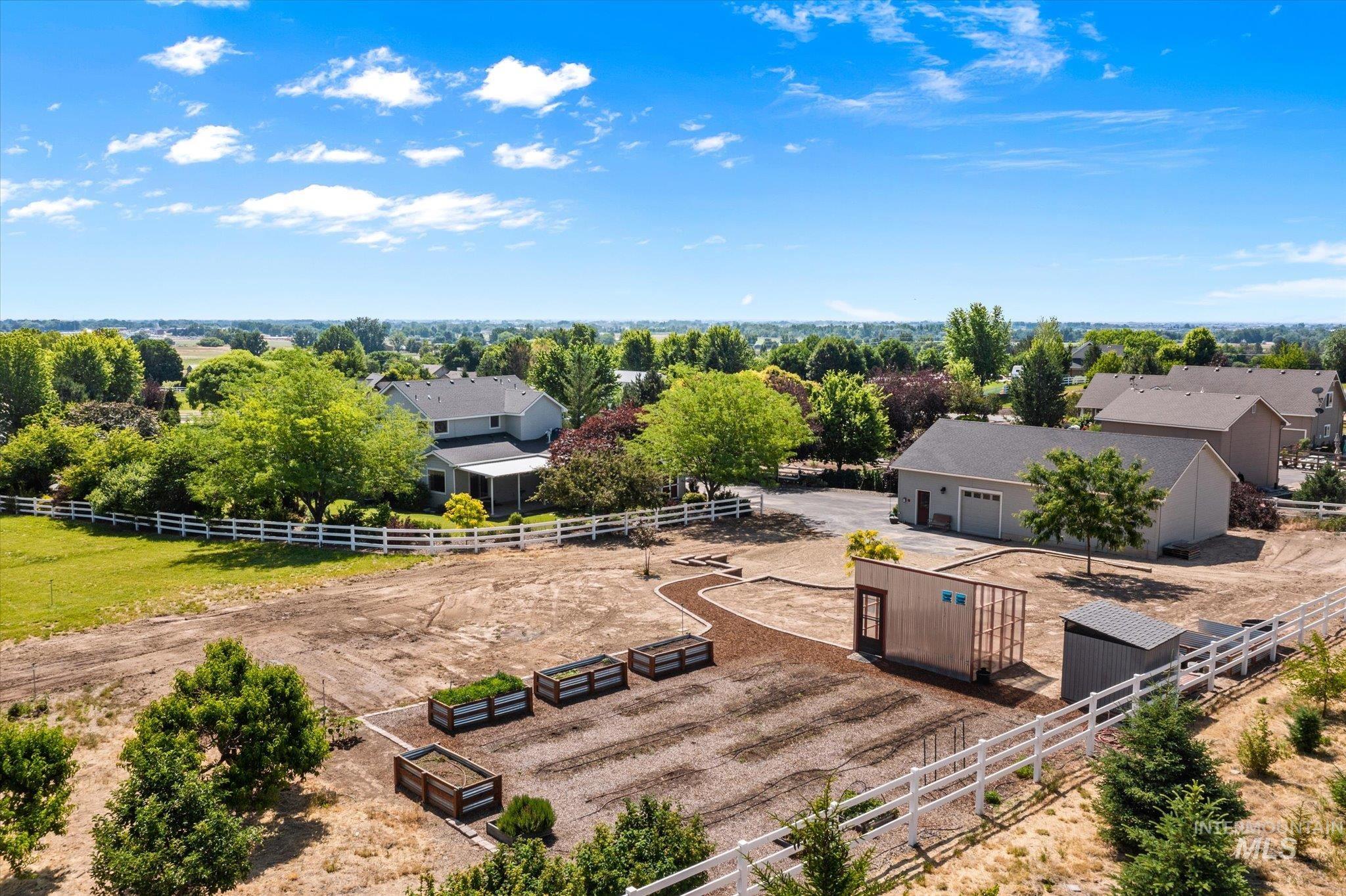 Your Country Haven awaits on this Hobby Farm! 5 bedroom 3.5 bath home – image 5