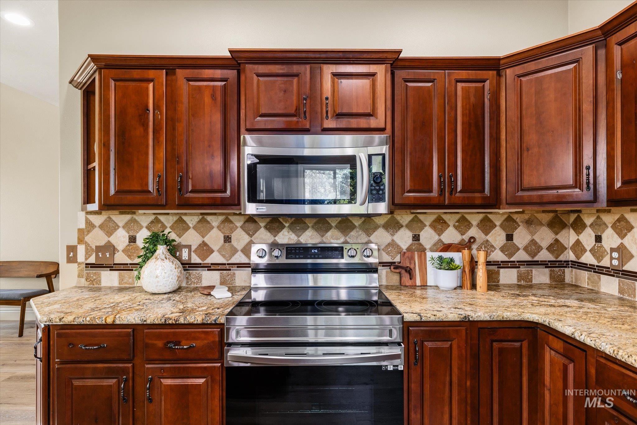 Your Country Haven awaits on this Hobby Farm! 5 bedroom 3.5 bath home – image 31