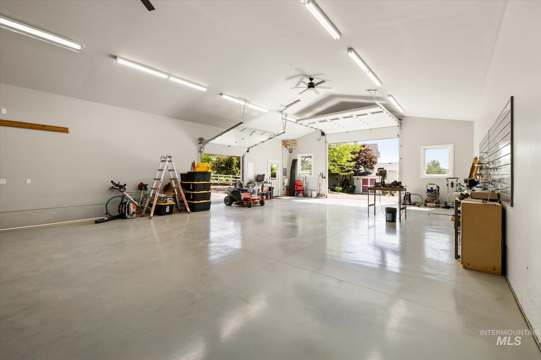 Your Country Haven awaits on this Hobby Farm! 5 bedroom 3.5 bath home – image 15