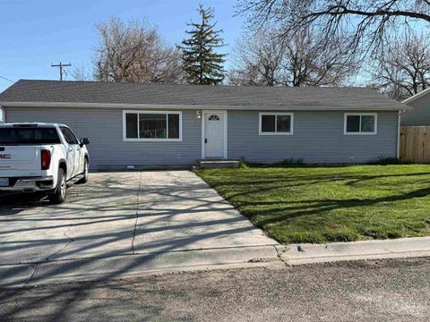 Photo of 100 Sunset Circle, Buhl, ID 83316 (MLS # 98941773)