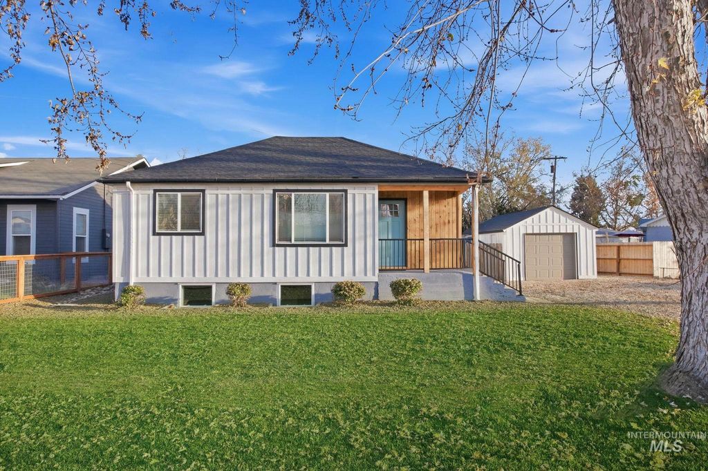 Photo of 513 S Victoria St, Boise, ID 83705 (MLS # 98968542)