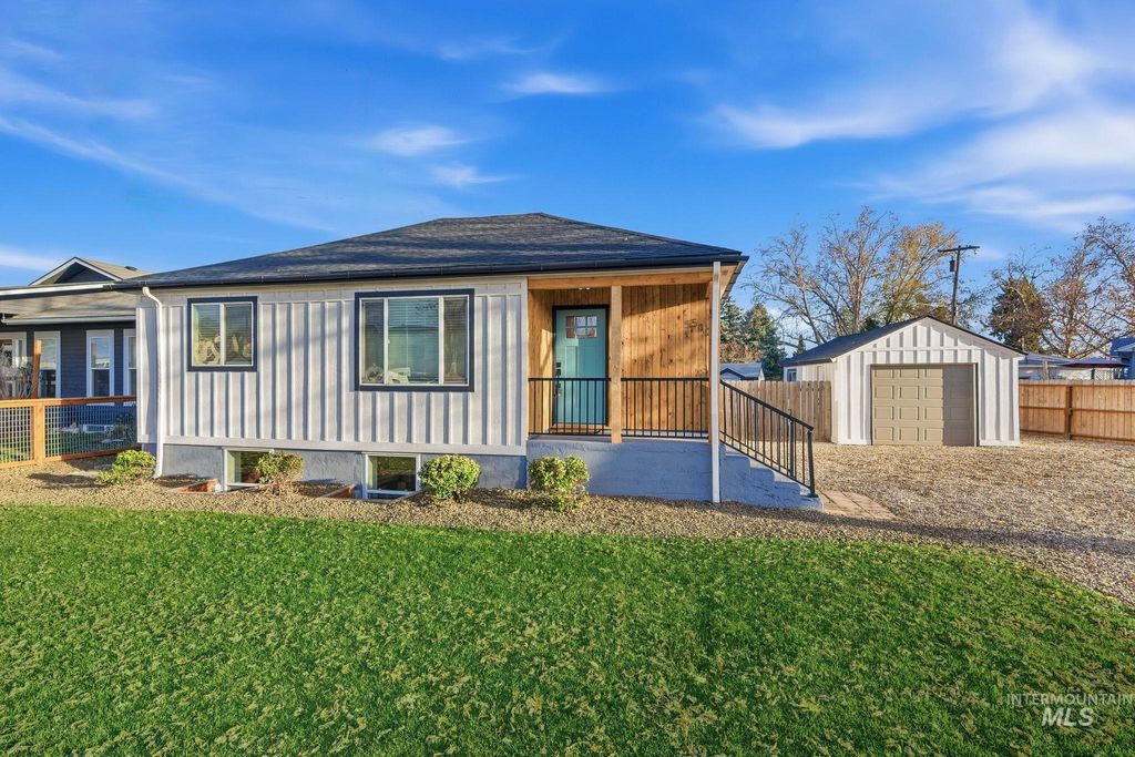 Photo of 513 S Victoria St, Boise, ID 83705 (MLS # 98968542)