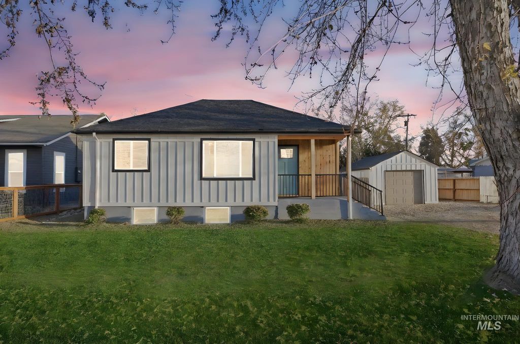 Photo of 513 S Victoria St, Boise, ID 83705 (MLS # 98968542)