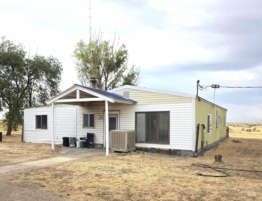 Photo of 17198 N Ocean View Lane, Mountain Home, ID 83647 (MLS # 98998961)