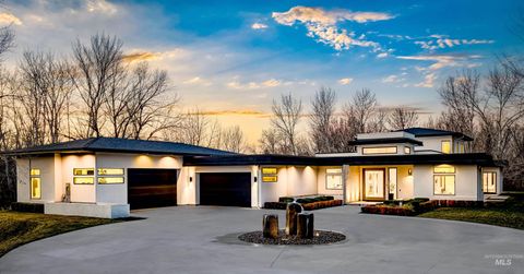 348 E Riversedge Drive Eagle ID 83616