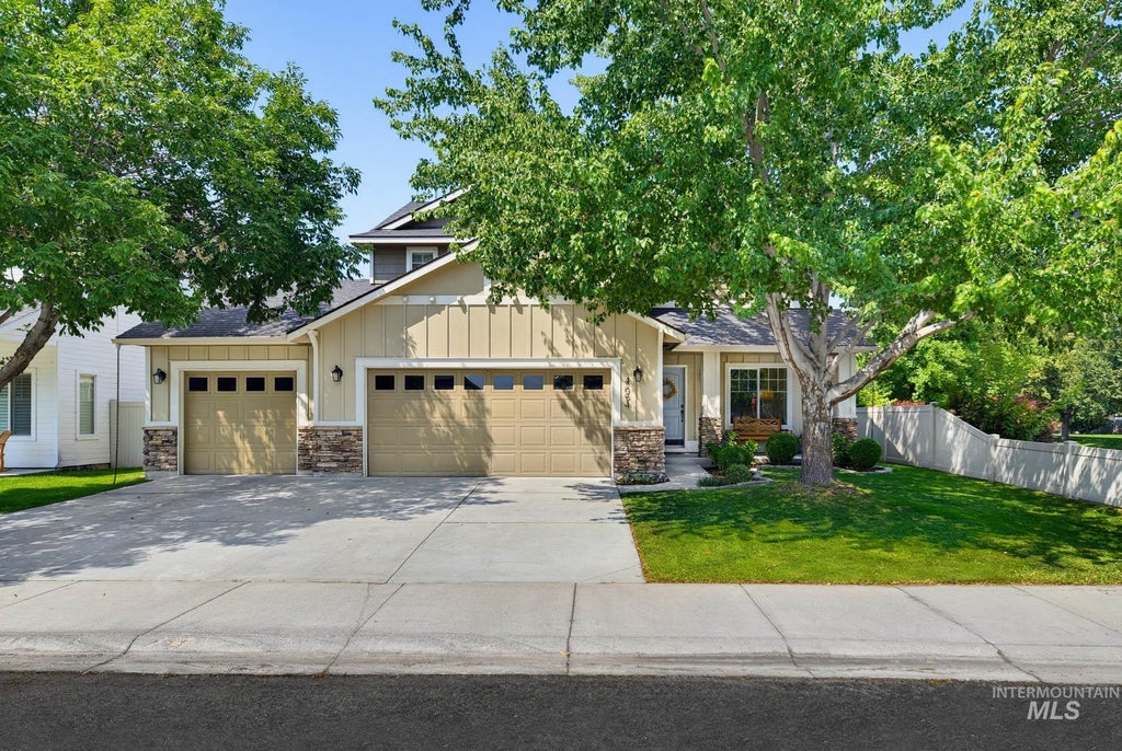Photo of 4094 E Arch Dr, Meridian, ID 83646 (MLS # 99001073)