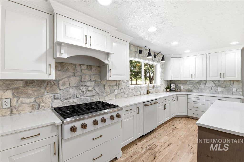 Photo of 21420 Lakehaven Ln, Star, ID 83669 (MLS # 98994264)