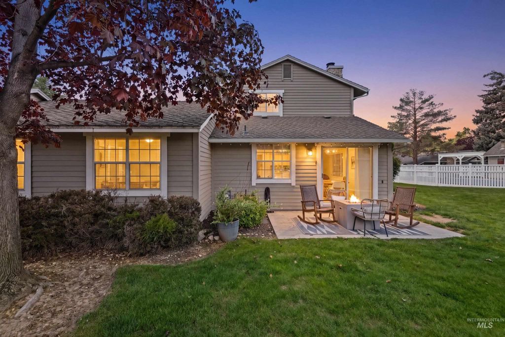 Photo of 220 E Carter St, Boise, ID 83706 (MLS # 98984444)