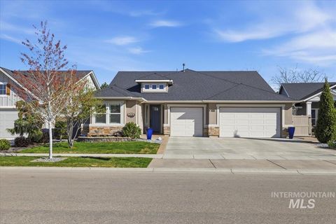Photo of 2892 E Lawton Drive, Meridian, ID 83642 (MLS # 98979946)