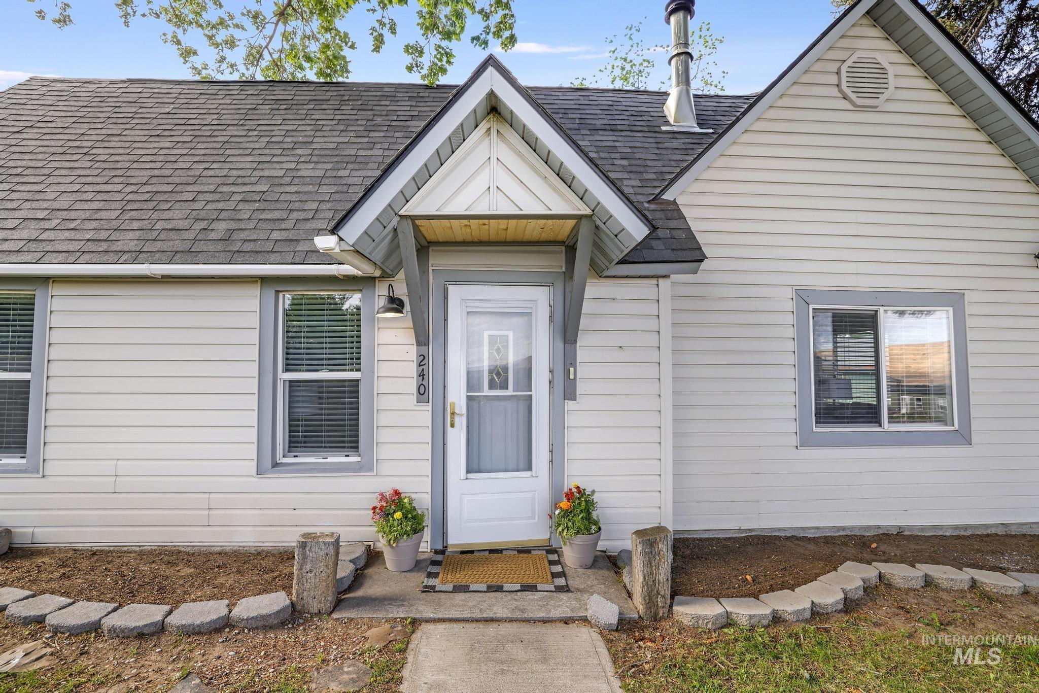 240 W Valley Rd