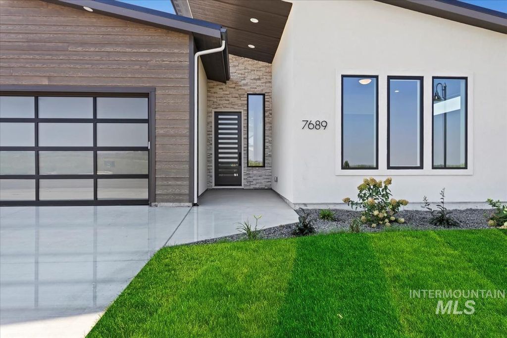 Photo of 7689 W Lookout View St #Sienna XL, Meridian, ID 83646 (MLS # 98977460)