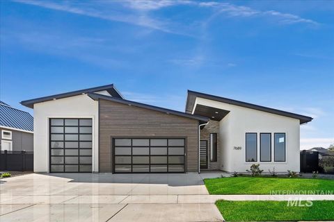 Photo of 7689 W Lookout View St #Sienna XL, Meridian, ID 83646 (MLS # 98977460)