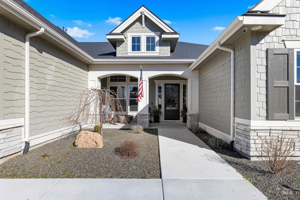 Photo of 5008 W Strant St, Eagle, ID 83616 (MLS # 98978546)
