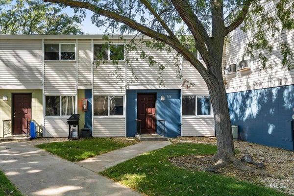968 S CURTIS RD, BOISE, ID 83705 - Image 1da0340f20249156171f54eb5ec89757/340568839