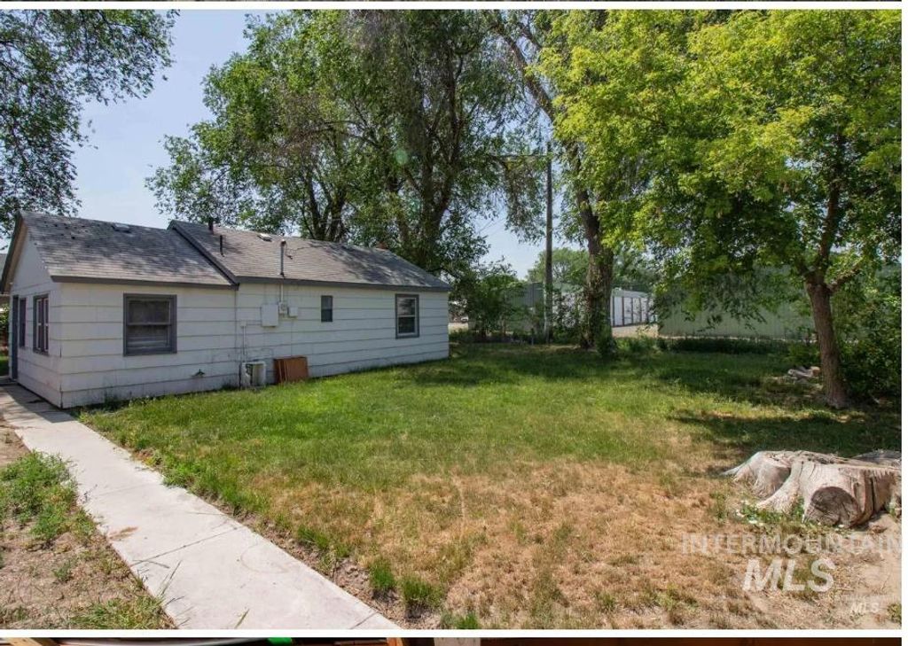 Photo of 188 Morton St, Vale, OR 97918 (MLS # 98979572)