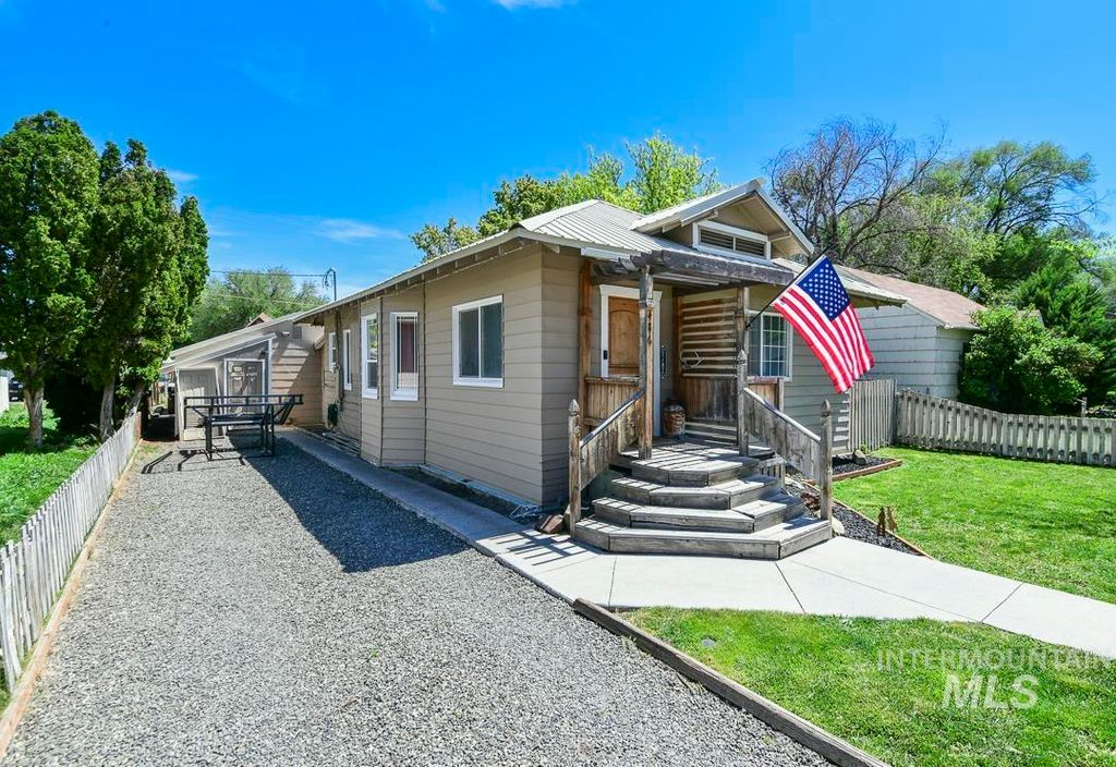 Photo of 486 W Main St, Vale, OR 97918 (MLS # 98986072)