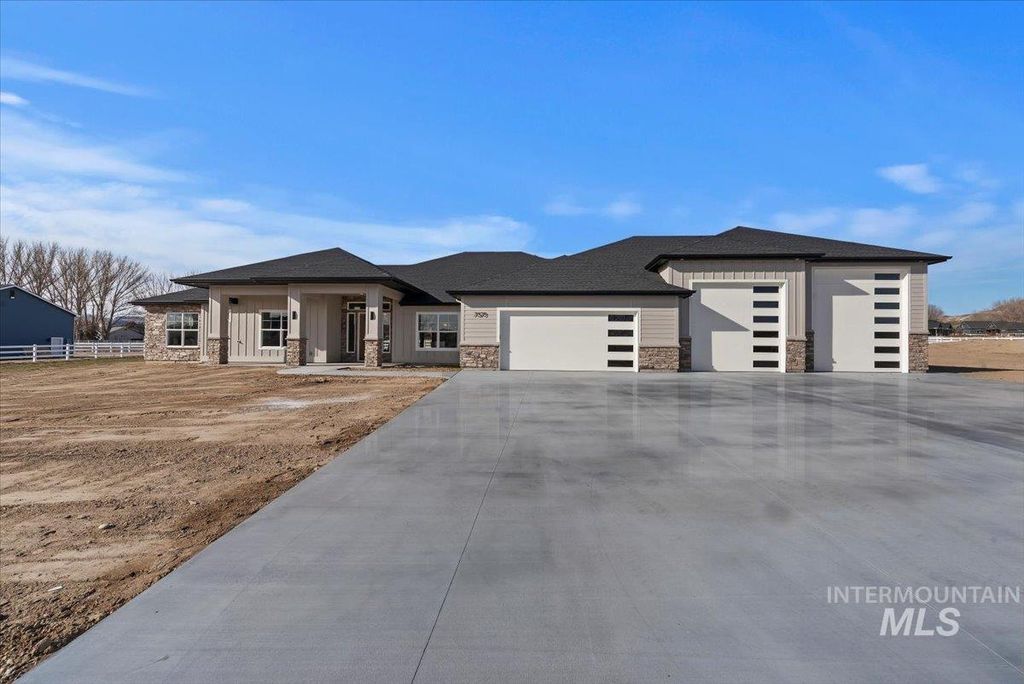 Photo of 7573 Riverfront Dr, Marsing, ID 83639 (MLS # 98975621)