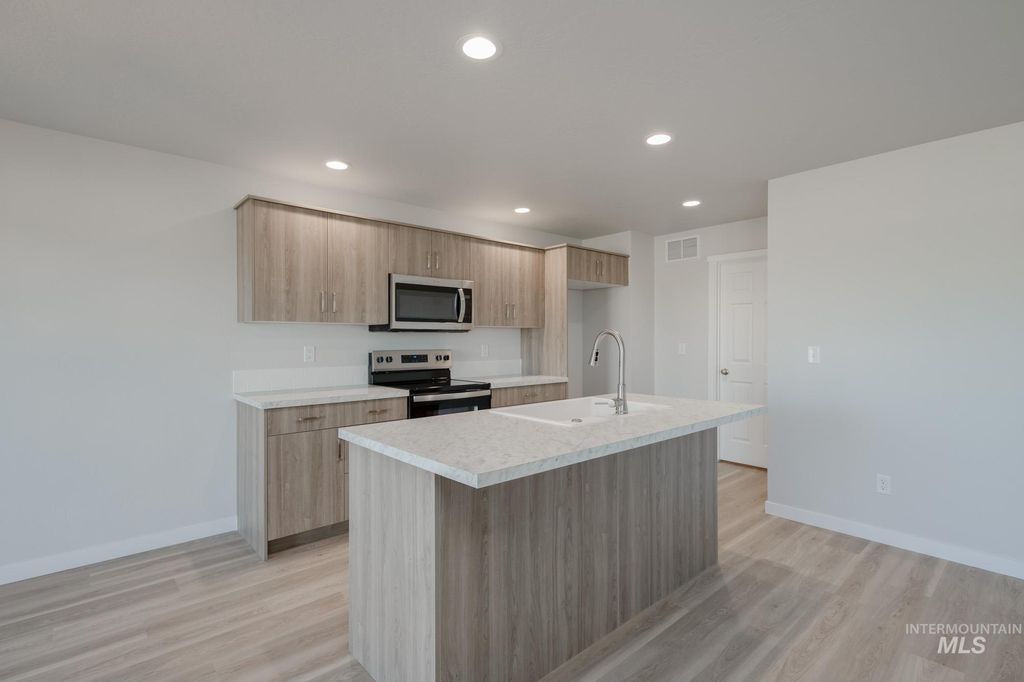 Photo of 2446 W Fallon Lp, Nampa, ID 83651 (MLS # 98979937)