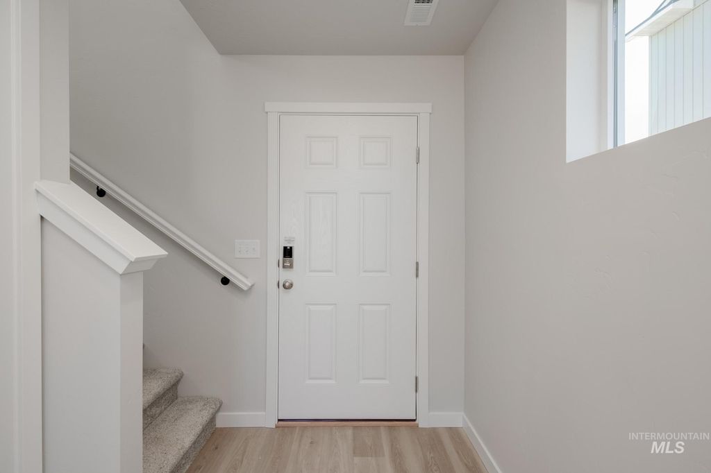 Photo of 2446 W Fallon Lp, Nampa, ID 83651 (MLS # 98979937)