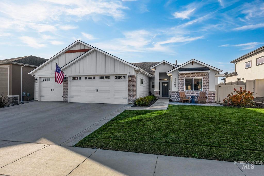 Photo of 11445 W Threadgrass St, Star, ID 83669 (MLS # 98976008)
