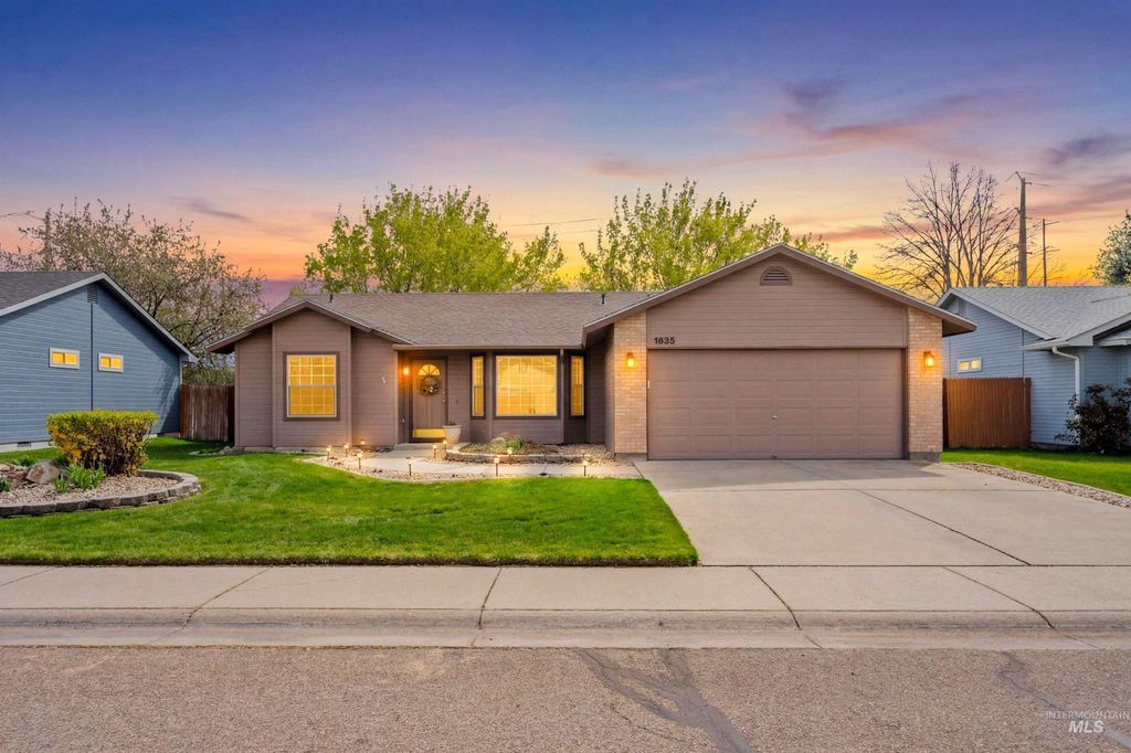 Photo of 1835 E Pineridge Drive, Boise, ID 83716 (MLS # 98980294)