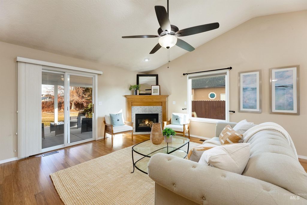 Photo of 444 Morning Sun Ct, Nampa, ID 83686 (MLS # 98973419)