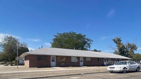 Photo of 411 NW 1st St, Ontario, OR 97914 (MLS # 98951240)