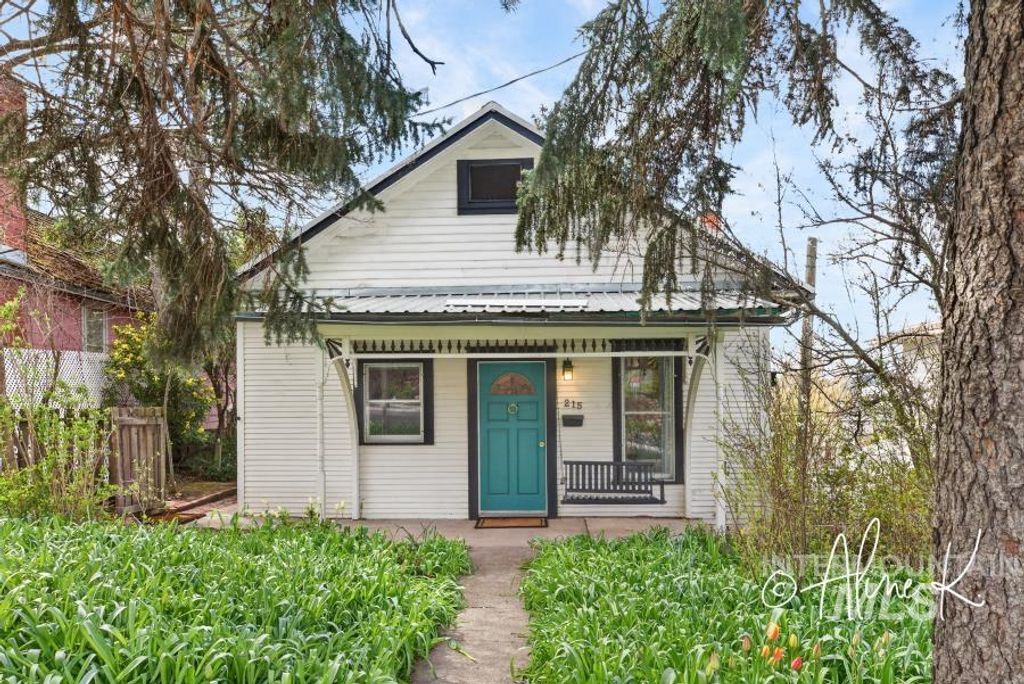 Photo of 215 E A St, Moscow, ID 83843 (MLS # 98982630)